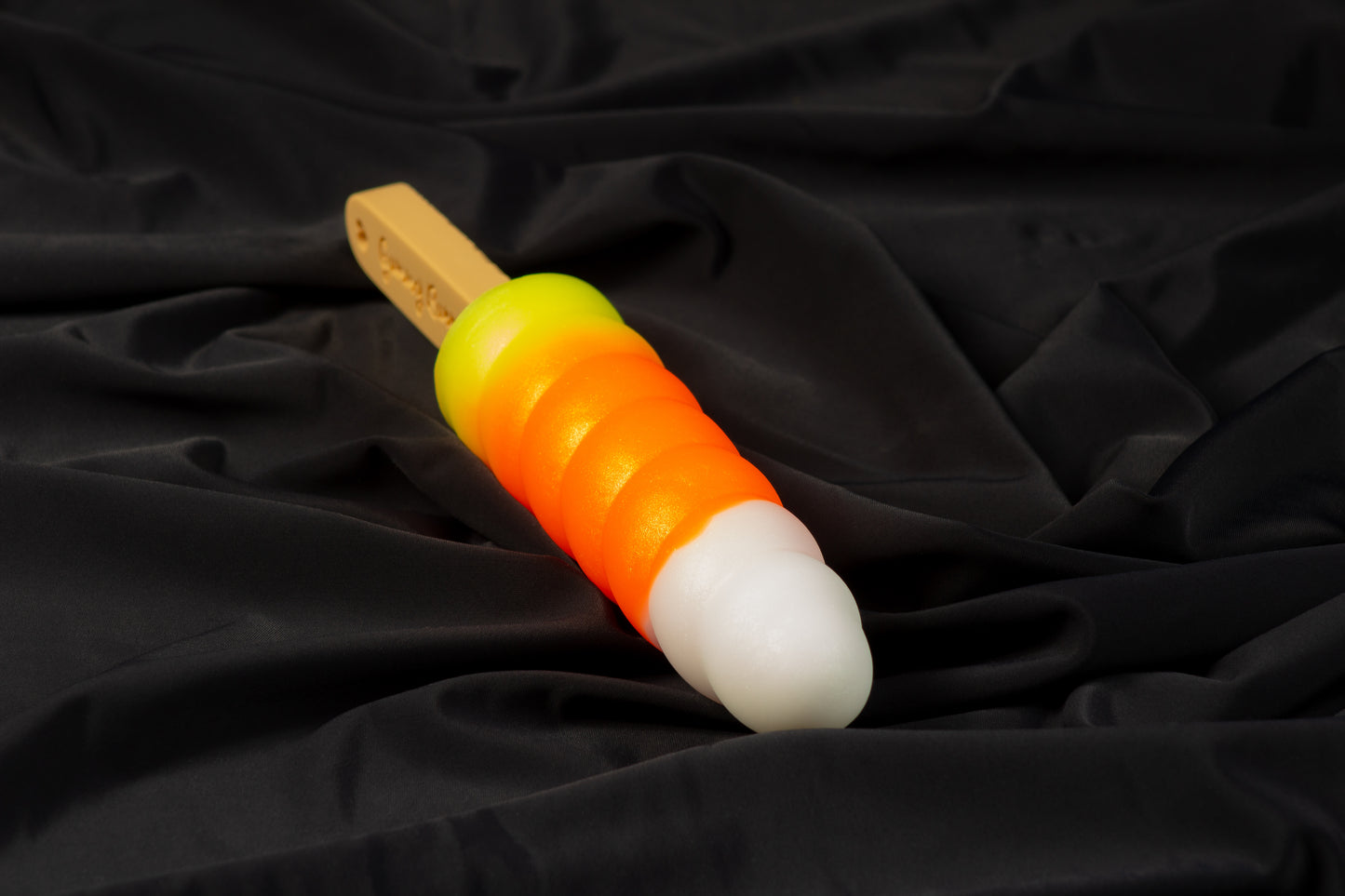 Swirl Gummy pop, candy corn, Medium firmness